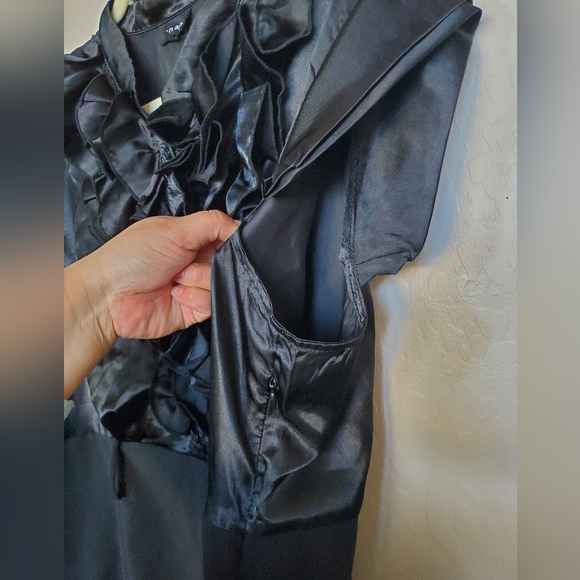 Snap Black Sleeveless Ruffle Front Dress Women's Size 22W - Picture 4 of 6